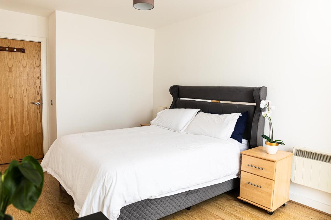 - Shadwell - Wrap Around Balcony W Scenic View Londra